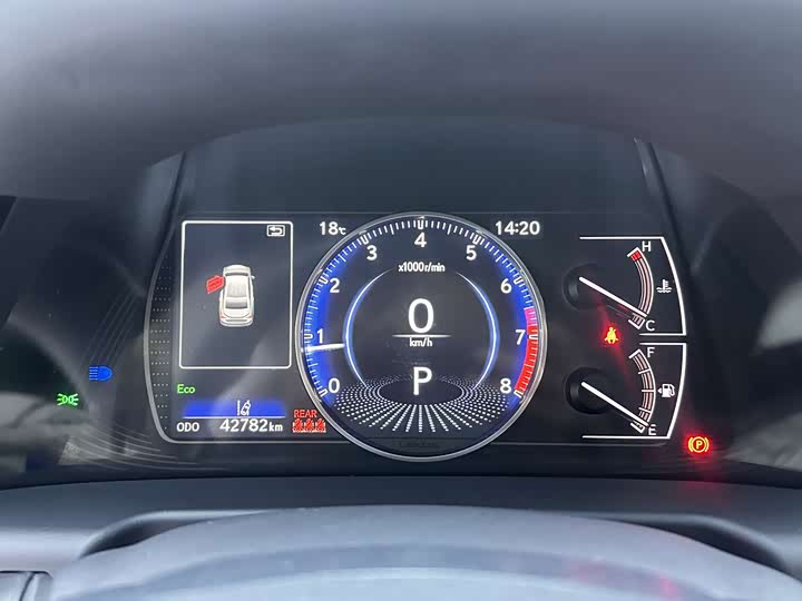 Фото 7 - Lexus ES