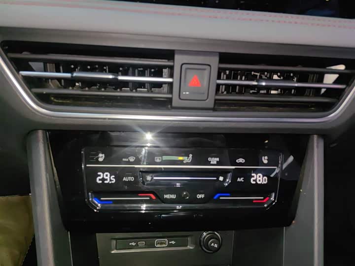 Фото 5 - Volkswagen Tiguan L Pro