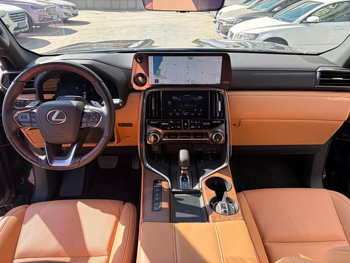 Фото 9 - Lexus LX