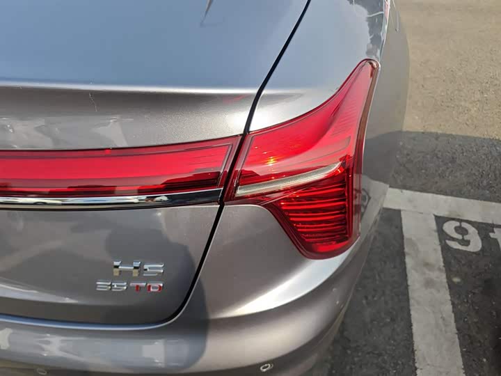 Фото 8 - Hongqi H5