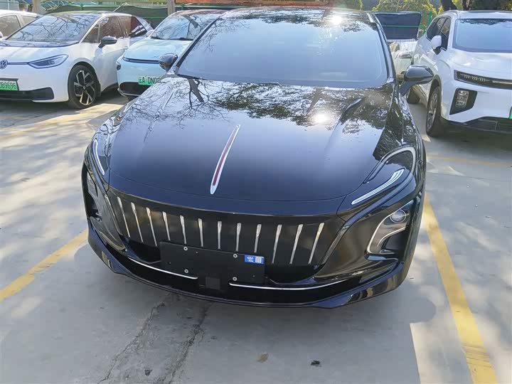 Фото 3 - Hongqi E-QM5