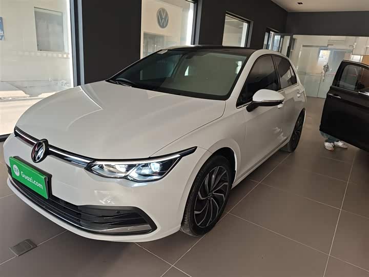 Фото 1 - Volkswagen Golf