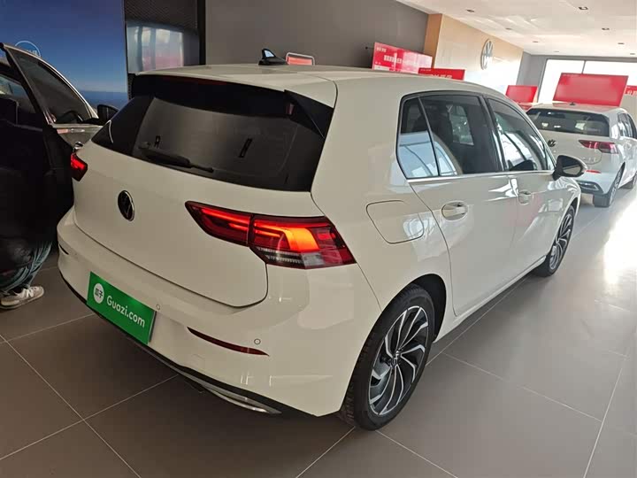 Фото 7 - Volkswagen Golf