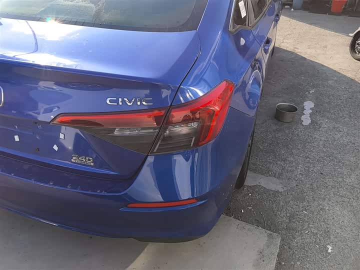 Фото 8 - Honda Civic