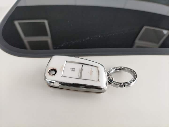 Фото 9 - Nissan Tiida