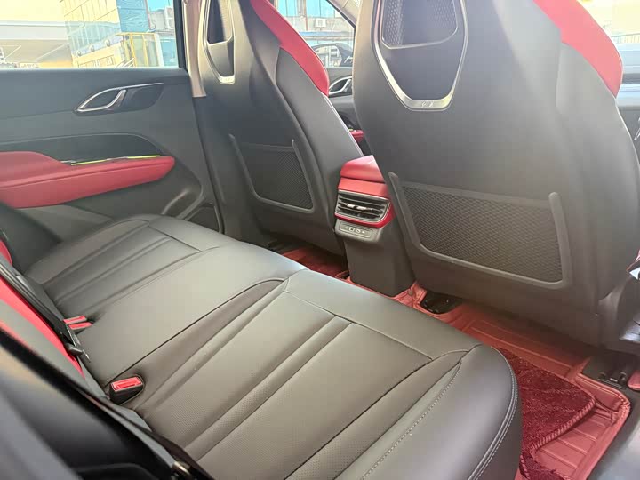 Фото 7 - Hongqi HS3