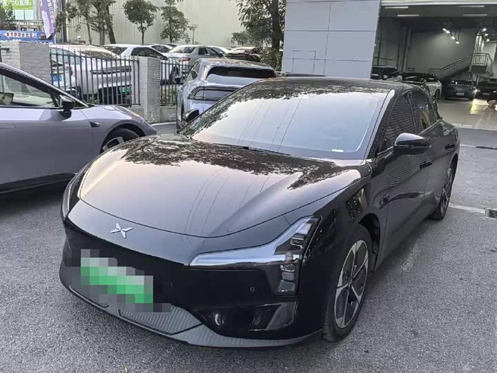 Фото 1 - XPeng Mona M03