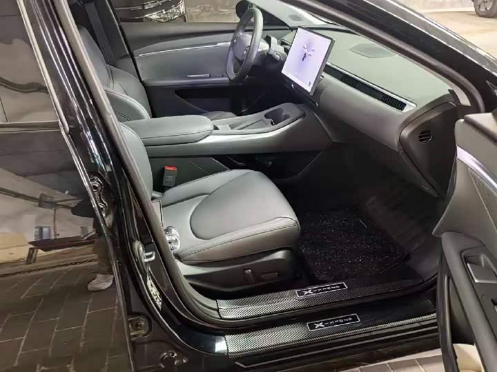 Фото 7 - XPeng Mona M03