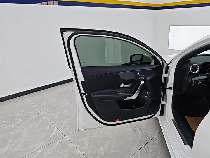 Фото 7 - Mercedes-Benz A-Class