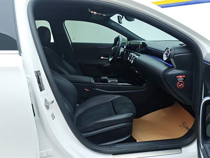 Фото 8 - Mercedes-Benz A-Class