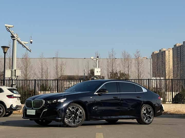 Фото 1 - BMW 5 Series