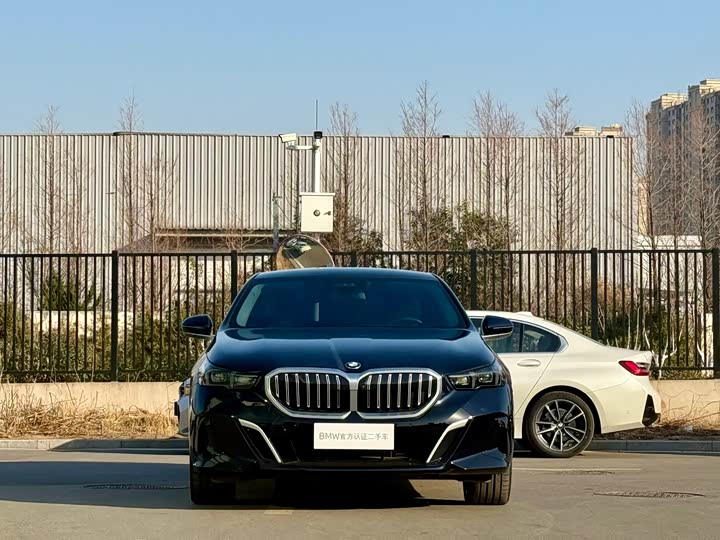 Фото 2 - BMW 5 Series