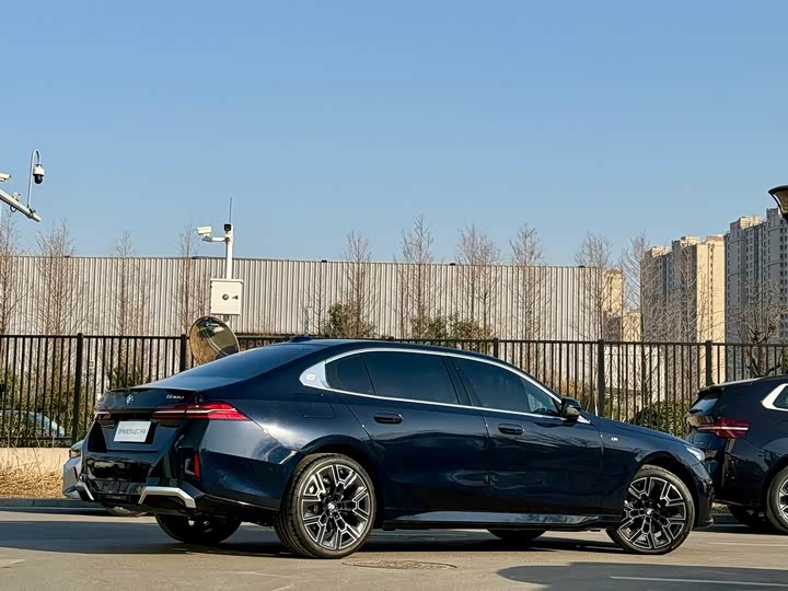 Фото 6 - BMW 5 Series