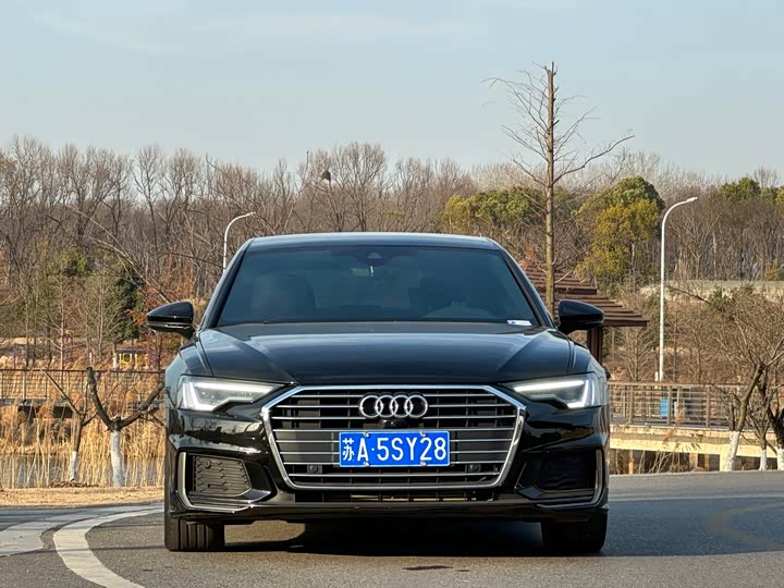 Фото 2 - Audi A6L