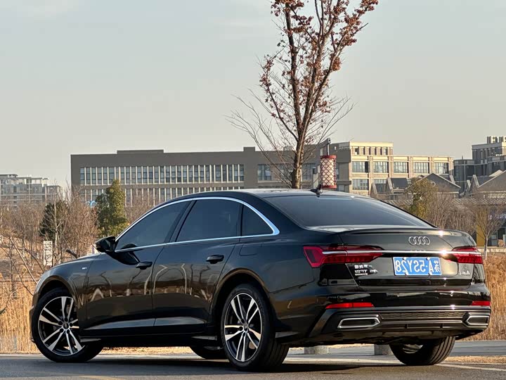 Фото 4 - Audi A6L