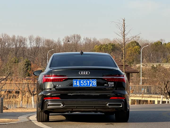 Фото 6 - Audi A6L