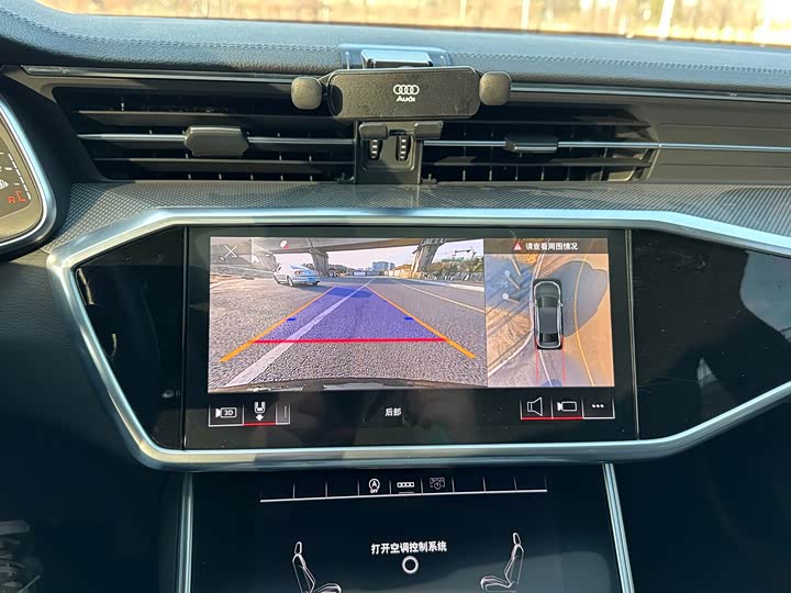 Фото 7 - Audi A6L