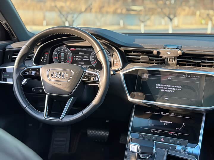 Фото 9 - Audi A6L