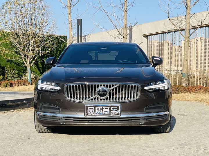 Фото 2 - Volvo S90