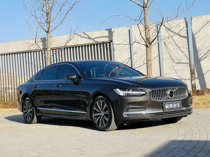 Фото 3 - Volvo S90