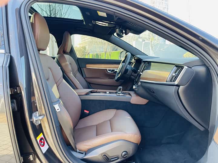 Фото 4 - Volvo S90