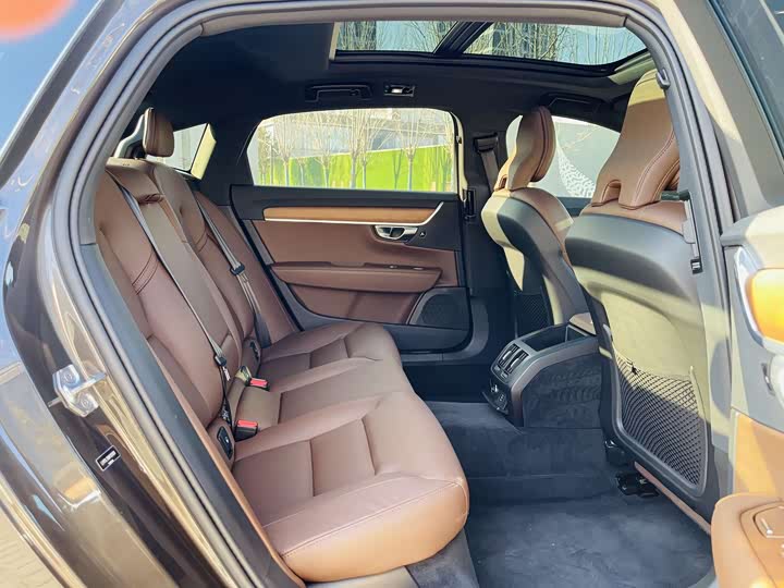 Фото 5 - Volvo S90