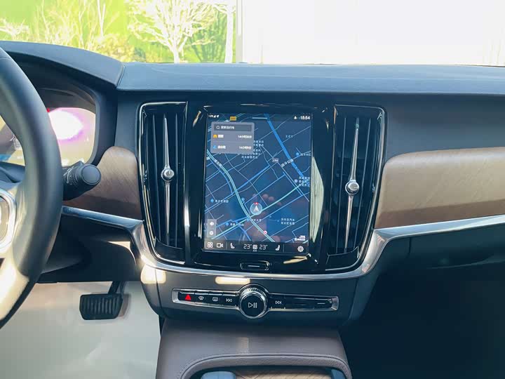 Фото 8 - Volvo S90