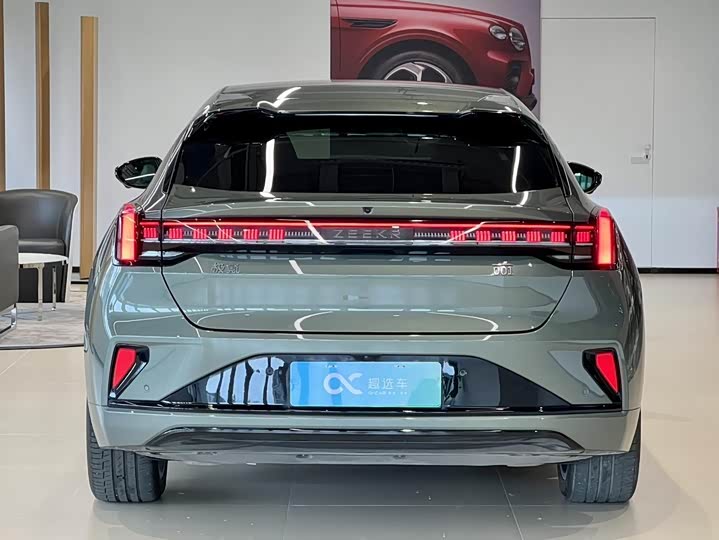 Фото 6 - Zeekr 001