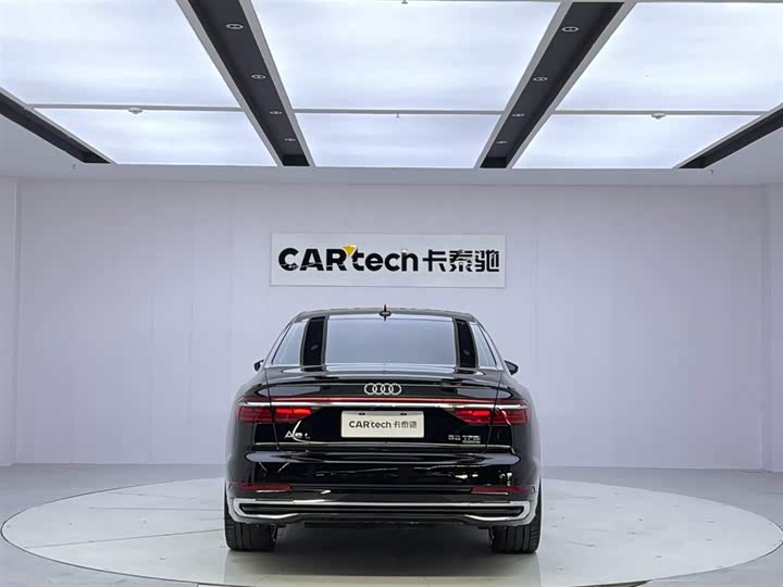 Фото 4 - Audi A8