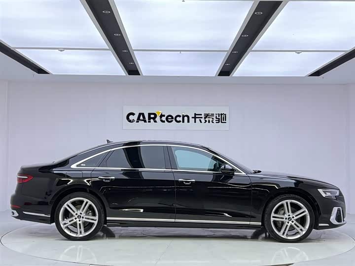 Фото 6 - Audi A8