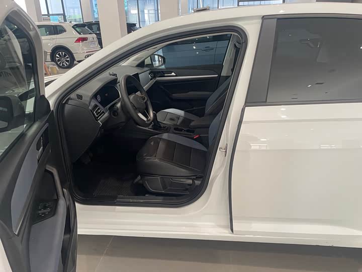 Фото 8 - Volkswagen Lavida