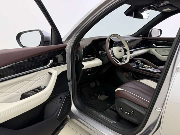 Фото 6 - Geely Monjaro