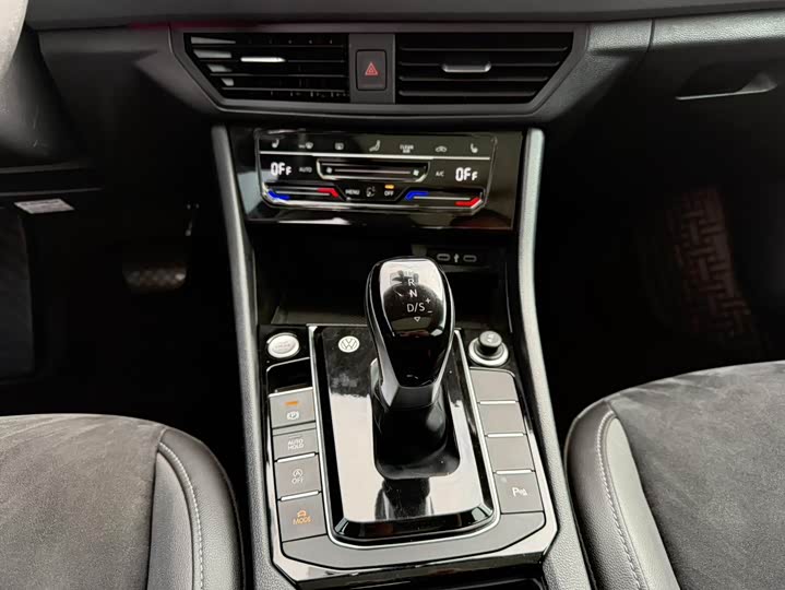 Фото 9 - Volkswagen Sagitar L