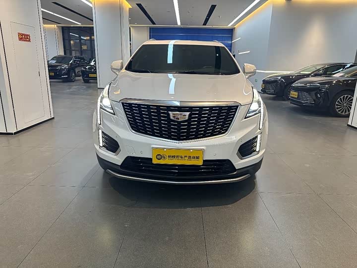 Фото 2 - Cadillac XT5
