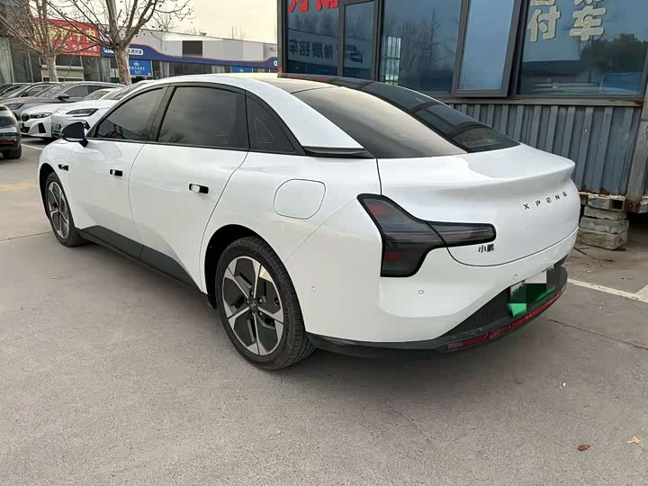 Фото 7 - XPeng Mona M03
