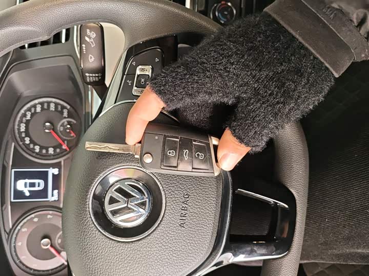 Фото 9 - Volkswagen Lamando L