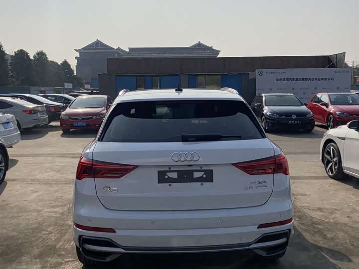 Фото 4 - Audi Q3