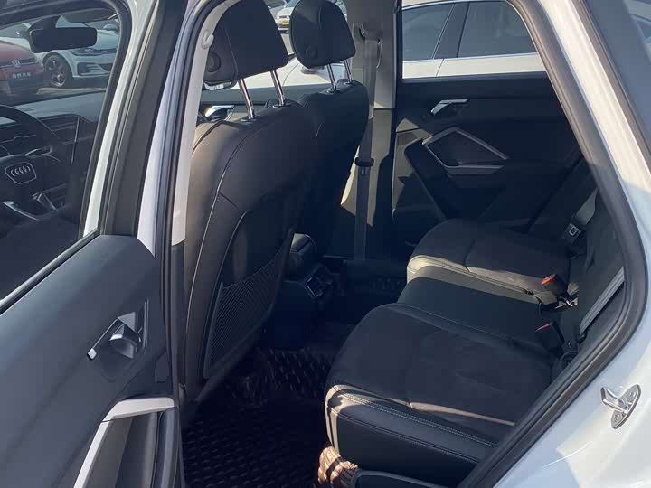 Фото 7 - Audi Q3