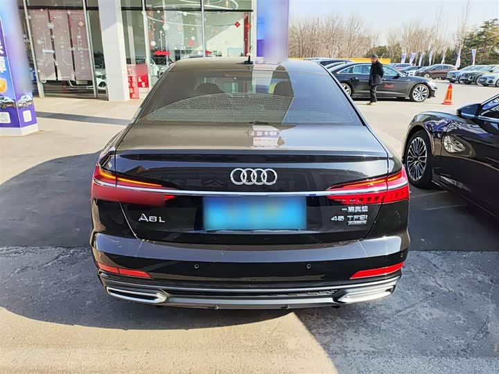 Фото 6 - Audi A6L