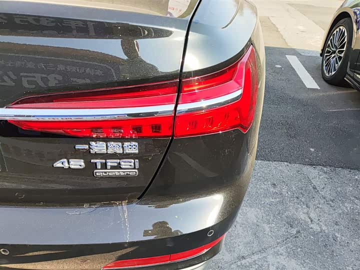 Фото 8 - Audi A6L