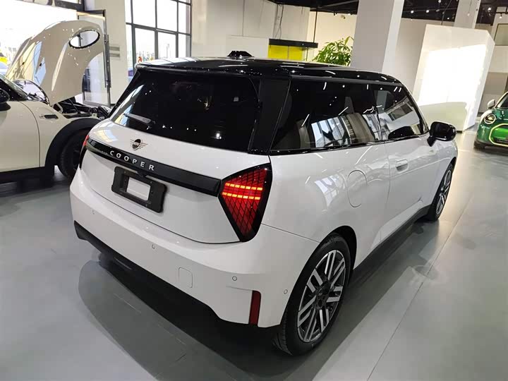 Фото 7 - Mini Cooper