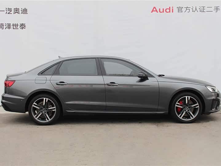 Фото 2 - Audi A4L