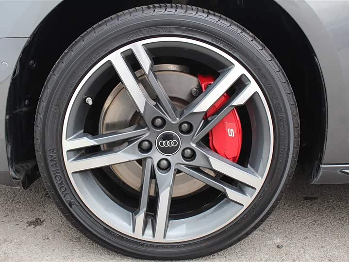 Фото 7 - Audi A4L