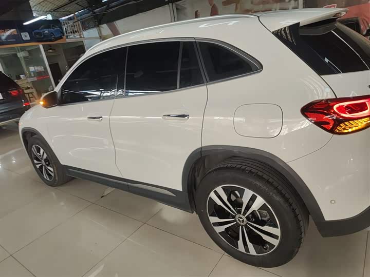 Фото 5 - Mercedes-Benz GLA-Class