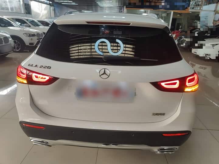 Фото 6 - Mercedes-Benz GLA-Class