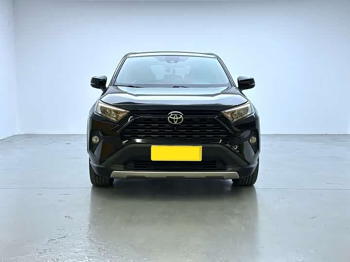 Фото 2 - Toyota RAV4