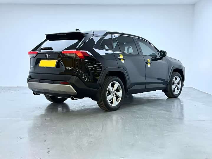 Фото 5 - Toyota RAV4