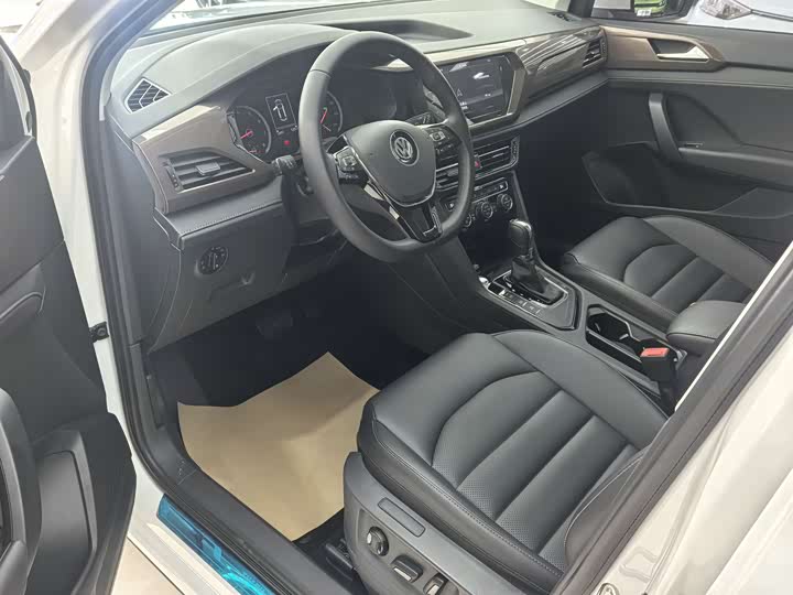 Фото 5 - Volkswagen Tharu