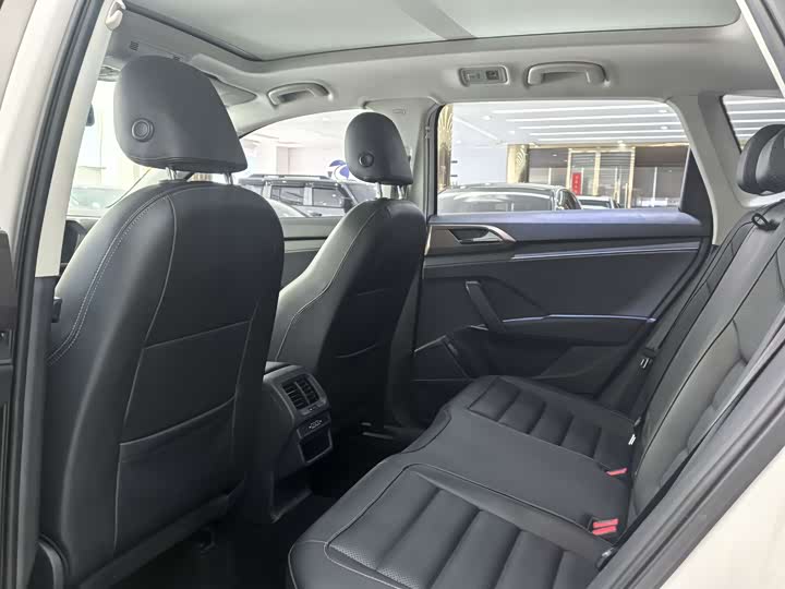 Фото 6 - Volkswagen Tharu