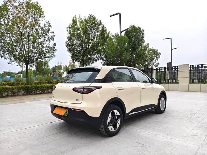 Фото 8 - Geely Galaxy Geome